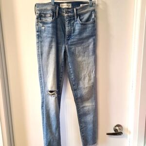 NWOT Denim Form the Nico mid rise skinny crop